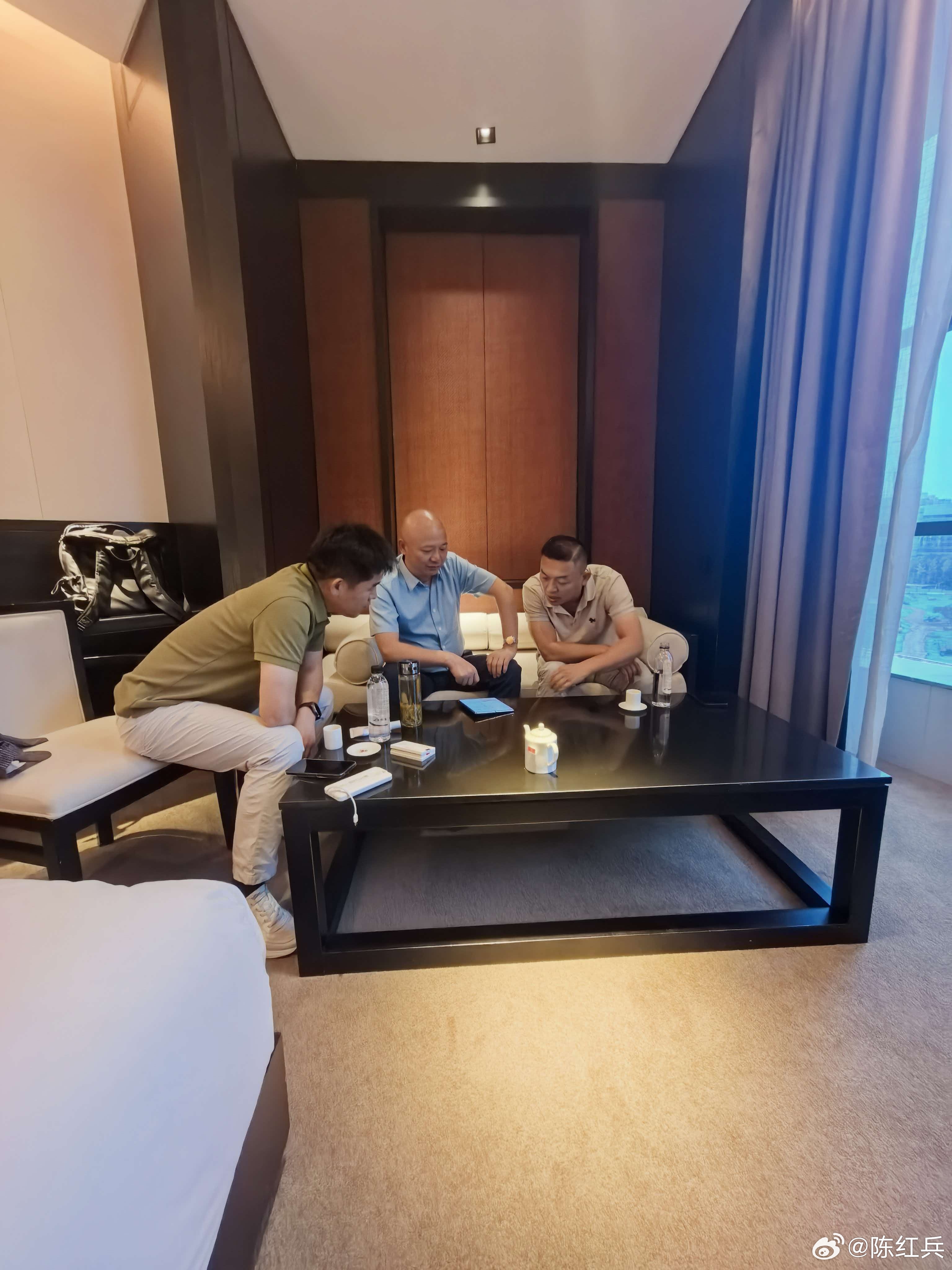 济南小聚,已返程,下次再见！我都瘦了14斤了,以前定做衣服都不能穿了,目前还是感