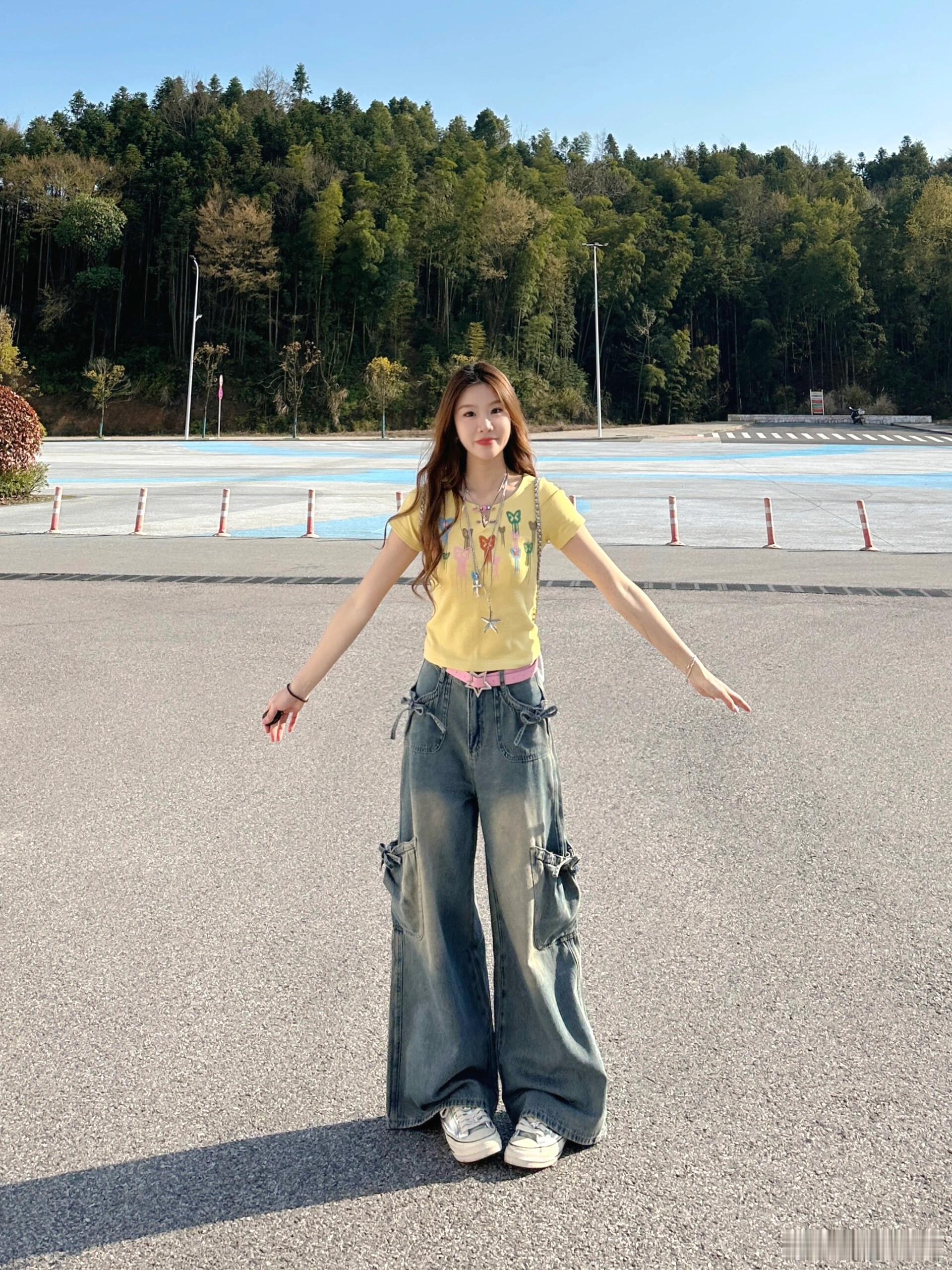 🌼春日甜酷风，解锁我的新look！🌼👚今天来和大家分享我的这套超级吸睛的穿