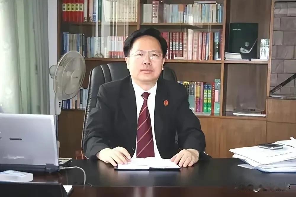 重磅消息，长沙市中院原院长肖新平被查！

刚刚，微信公众号“三湘风纪”发布权威消