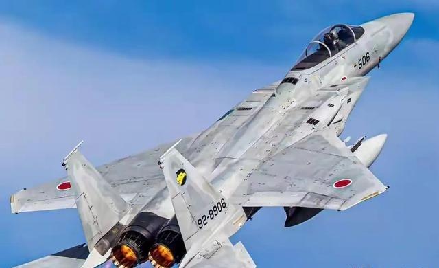 12架日本战机实弹起飞，直扑辽宁号？危险信号出现，中方需警惕

事情得从辽宁舰编