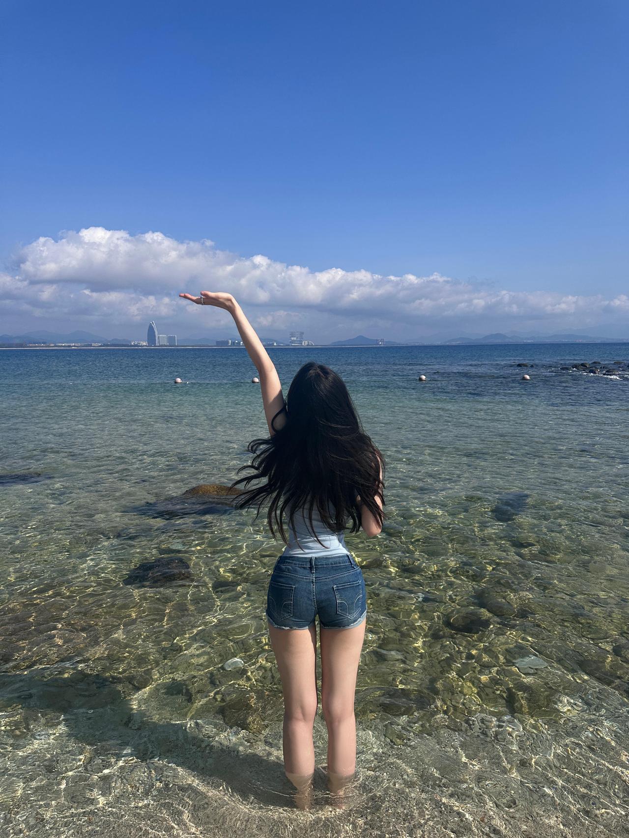 苗京京说
人到中年
最治愈的

不是旅游，不是购物，
不是跟朋友喝酒聊天。
是一