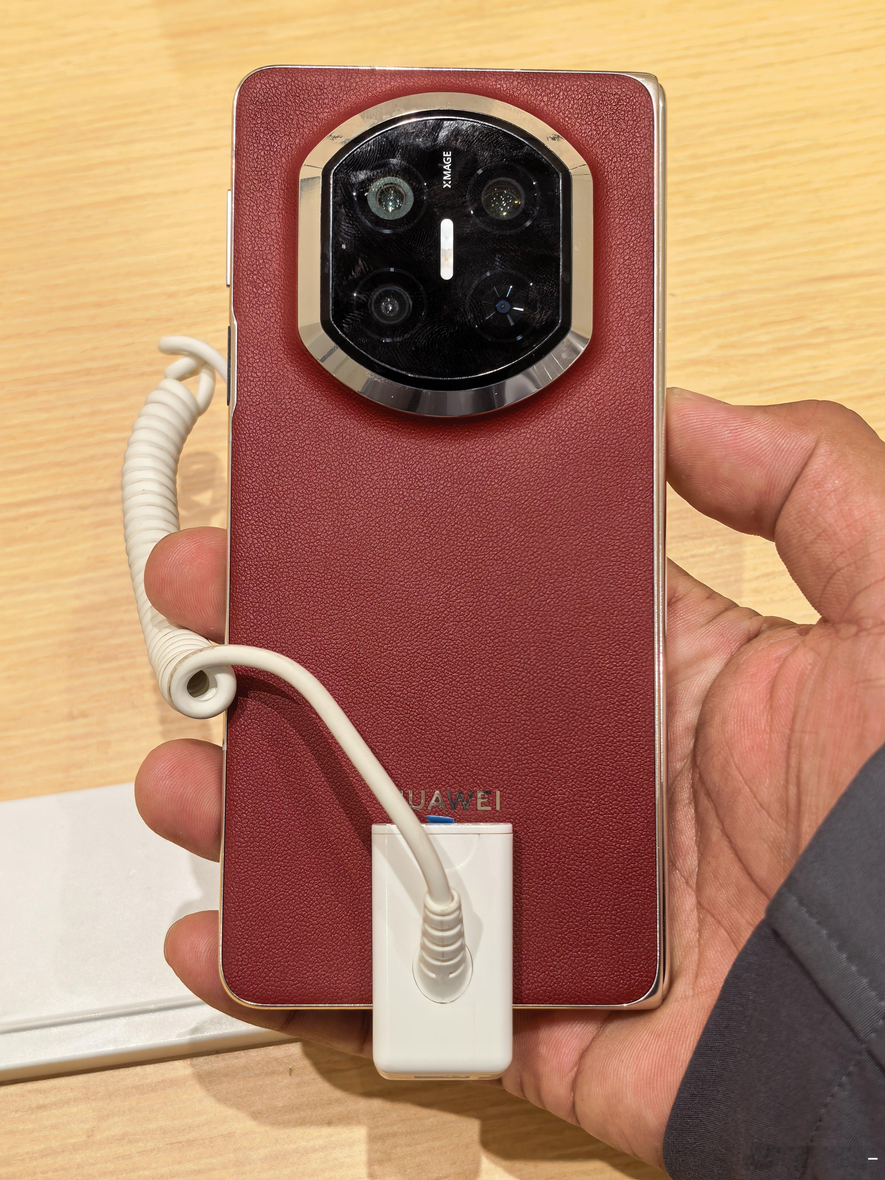 时还是白色的时空之细腻一些，为什么去年看红色上头了