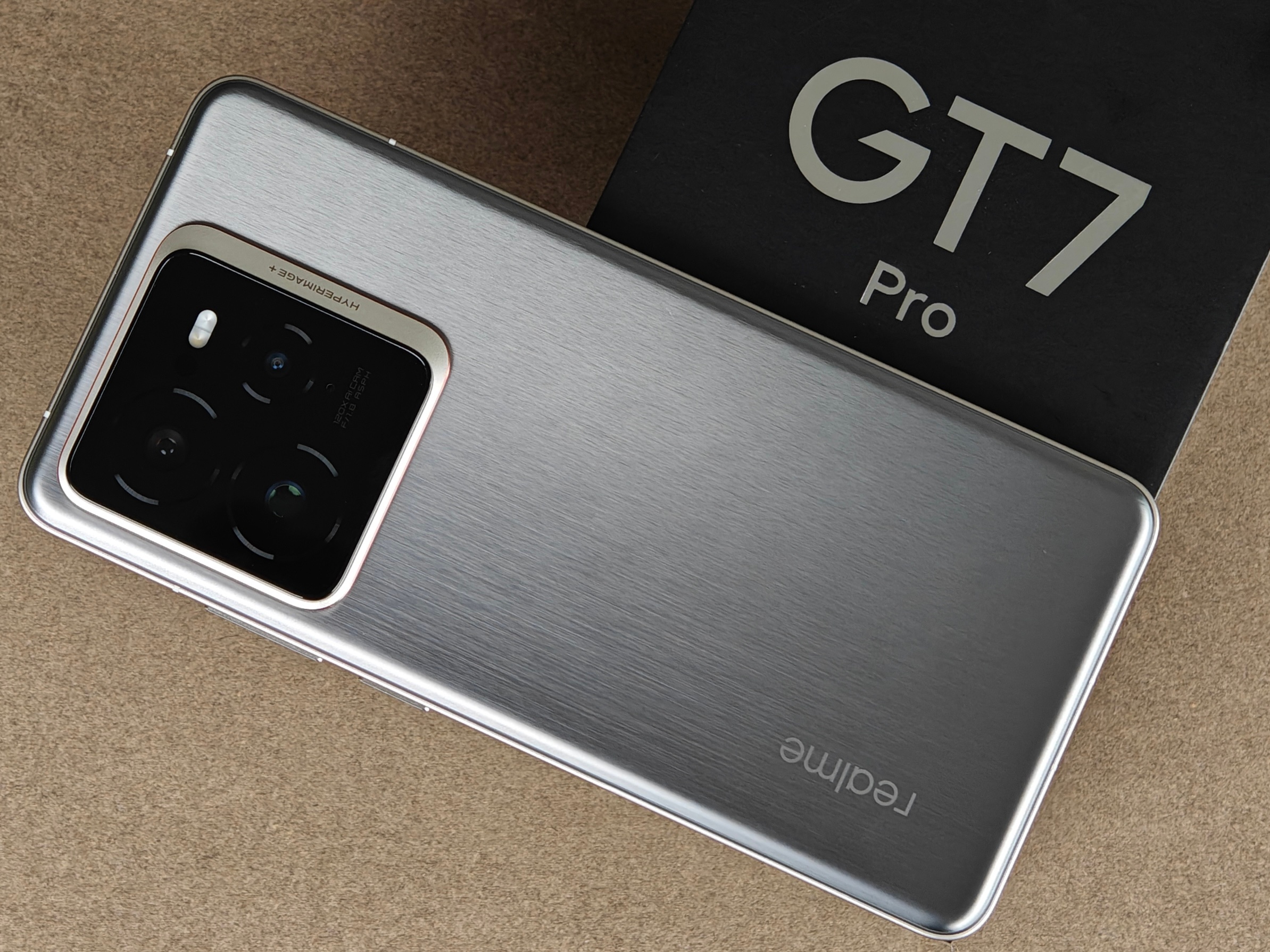 真我GT7 Pro「星迹钛」随手拍，这质感有毒，越看越喜欢的感觉！[666] ​