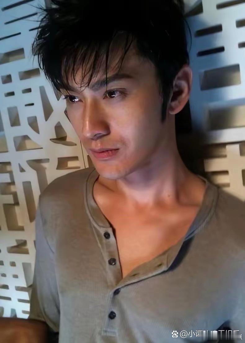 早年黄晓明颜值也太绝了！清爽帅气，这颜值谁看了不心动～ 