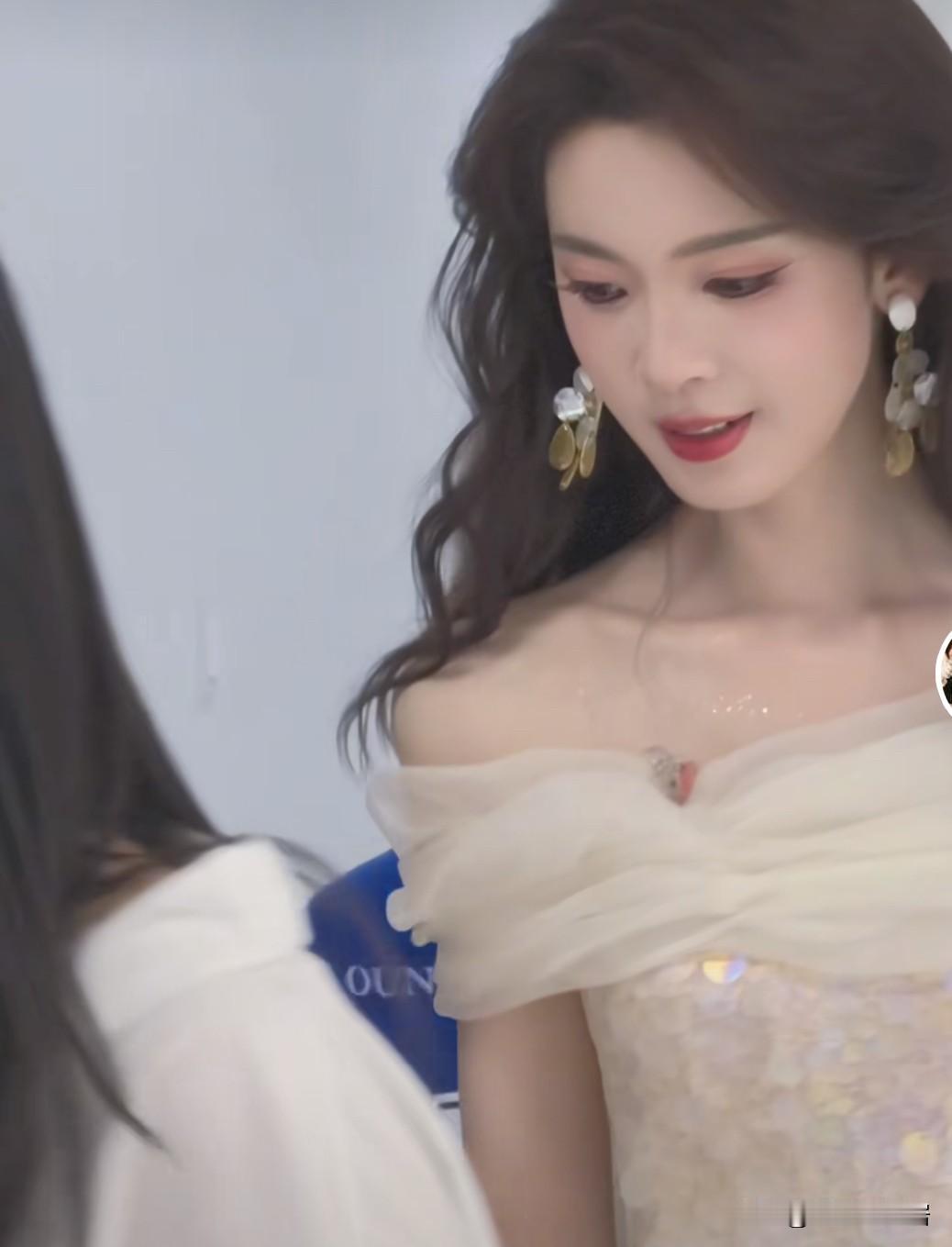 真搞不明白，你说陈瑶这个大美女，要颜值有颜值，要身材有身材，为啥就火不起来呢？