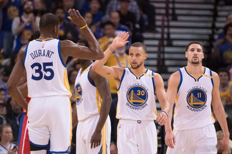 近日火箭球星杜兰特做客播客《ALL THE SMOKE》。谈到媒体某种程度上自己