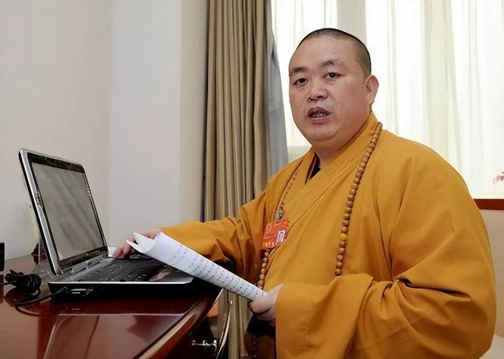 释永信落幕，给所有普通人的终极启示：人这一生，最忌贪心不足
 
释永信24年牢狱