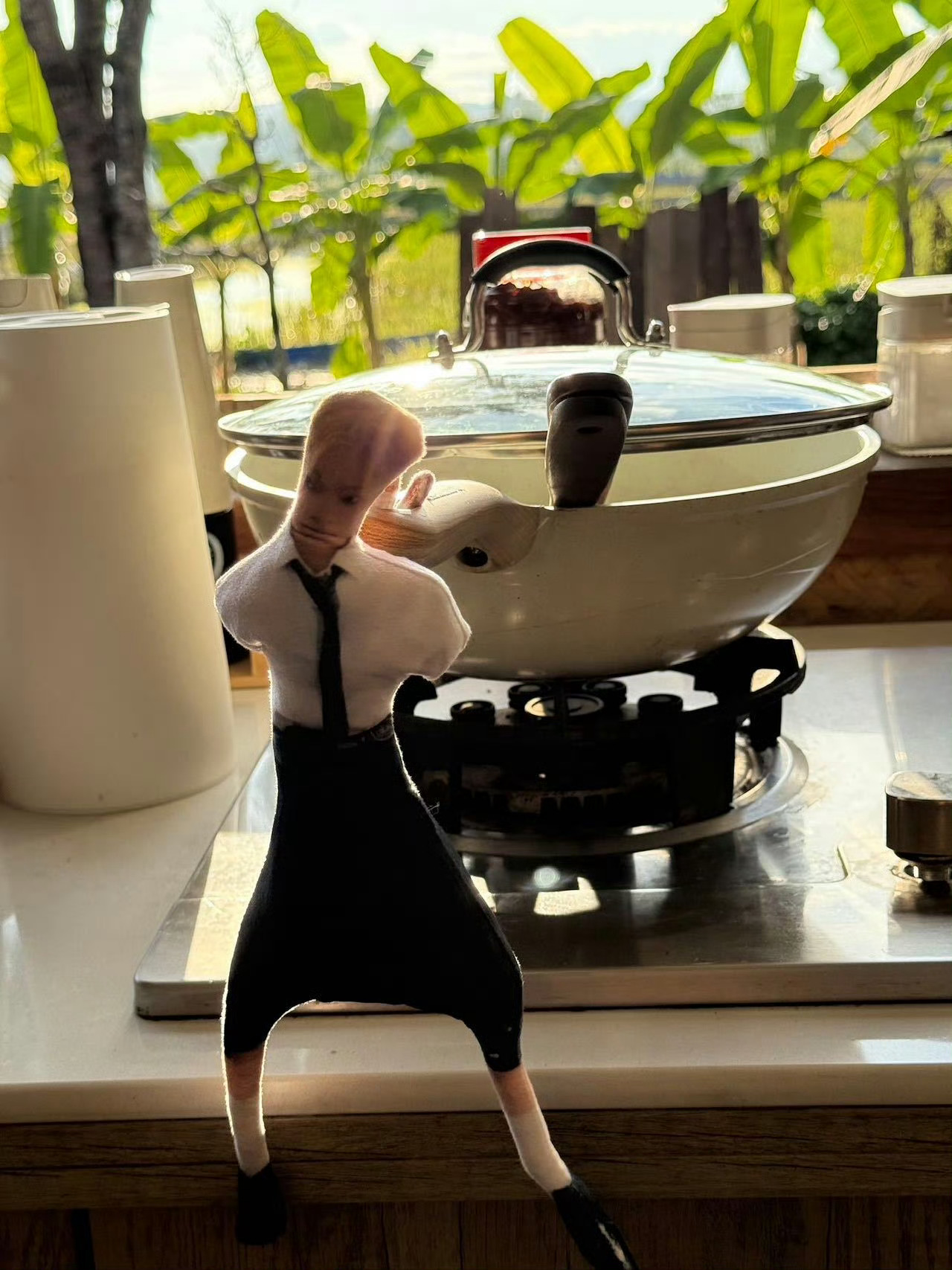 周震南老鼠干在蘑菇屋干上活了 周震南带着老鼠干杀进蘑菇屋，铁锅咖啡机全遭殃，这抽