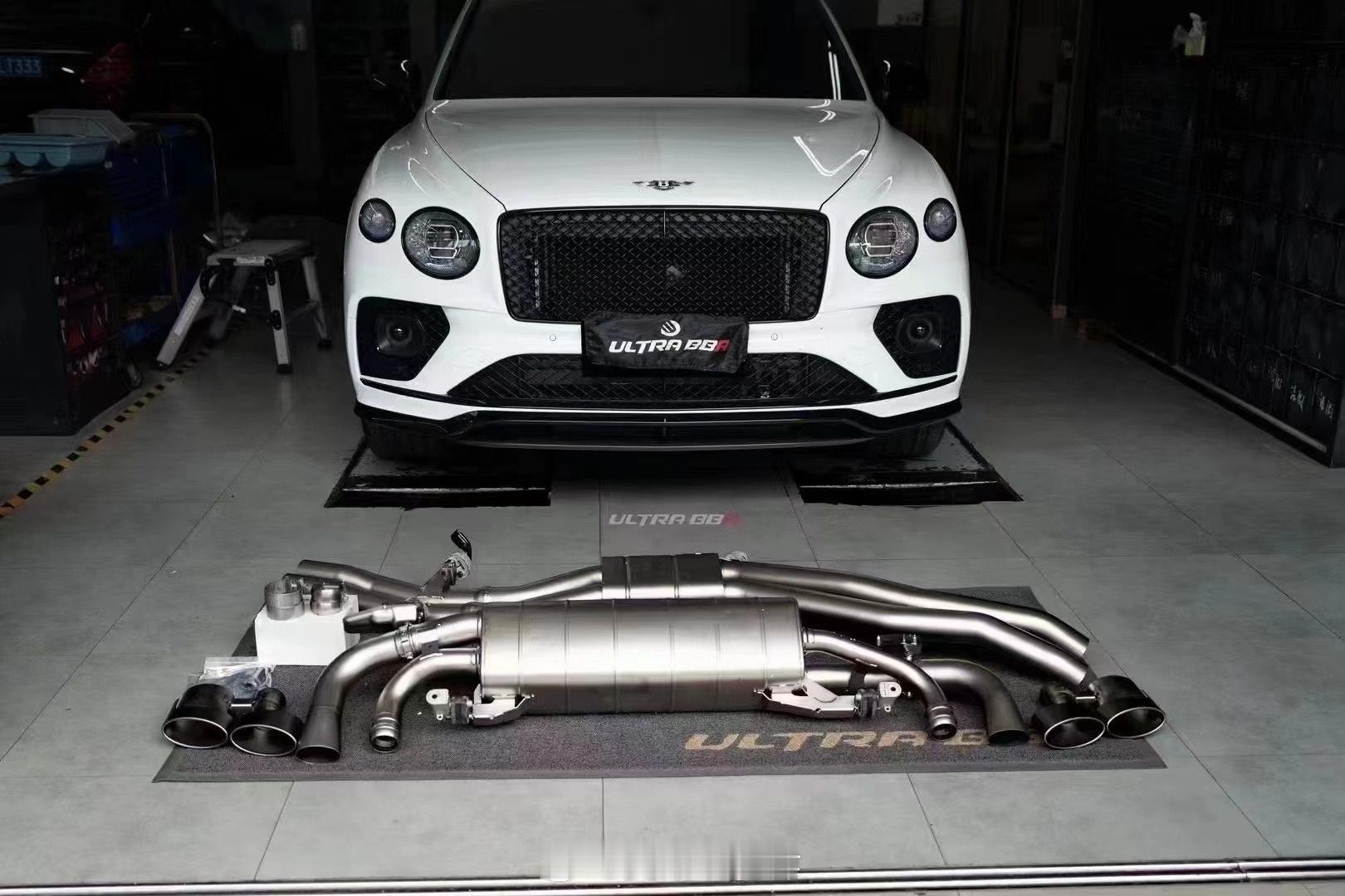 宾利添越原厂AK天蝎排气   Akrapovic🇸🇮 联名排气  中尾段 释