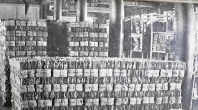 1921年，北洋政府将15万斤、装了8000个麻袋的明清两朝档案，当成废纸作价4