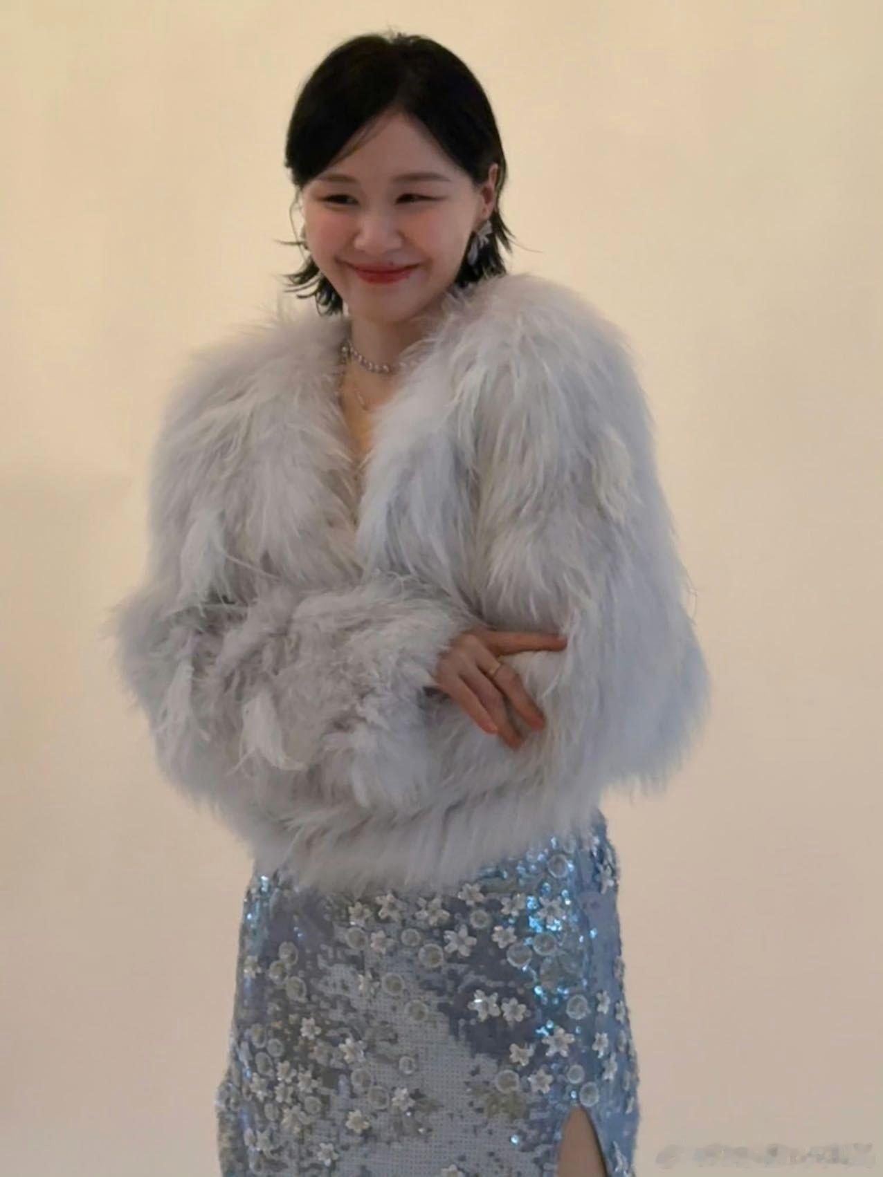 金靖调侃丁程鑫跳舞吐舌头金靖演我看丁程鑫表演开始推理吧 金靖你看丁程鑫就看吧，怎