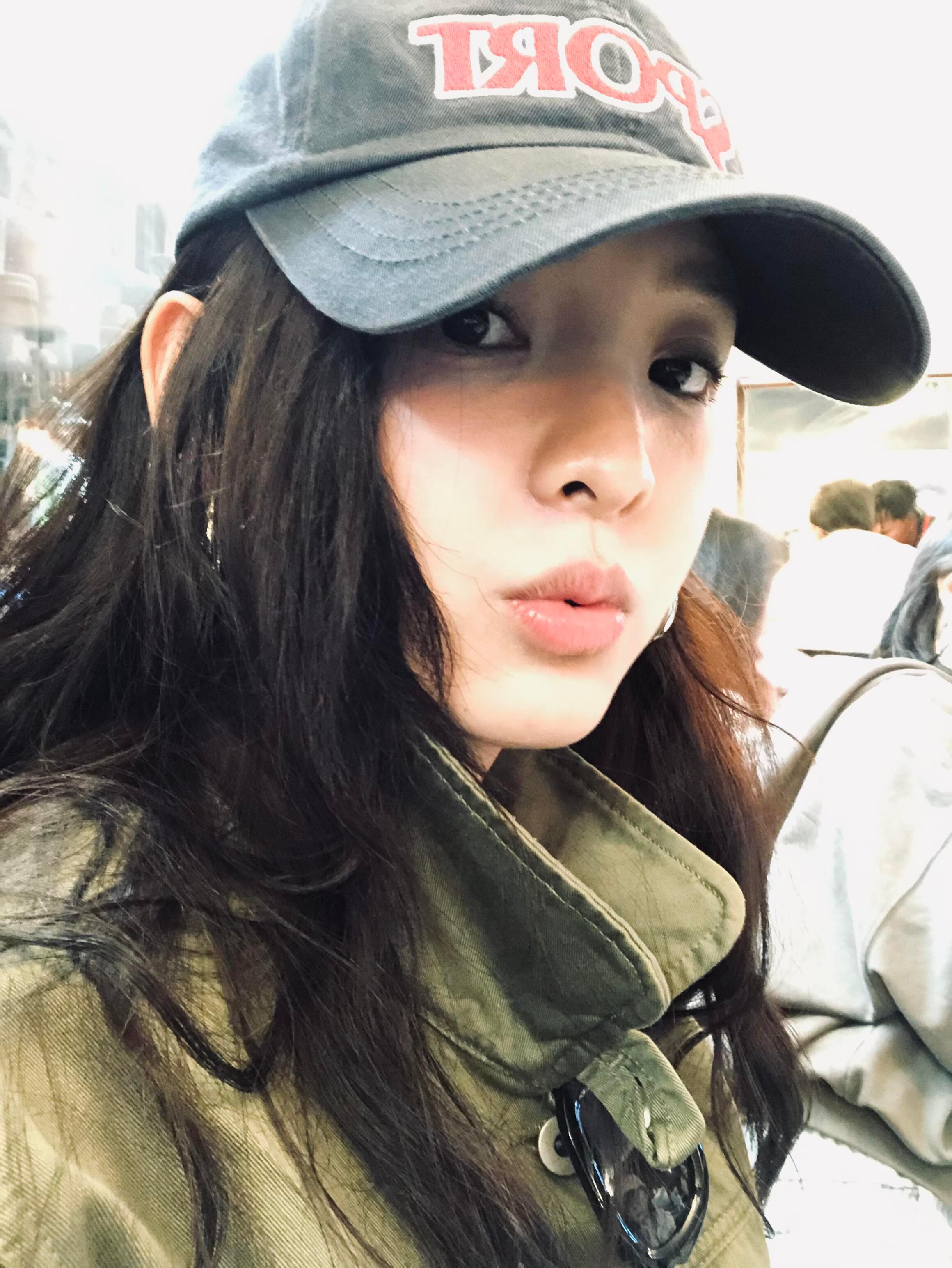 章若楠千禧辣妹的妆造好看诶🤩章若楠 ​​​