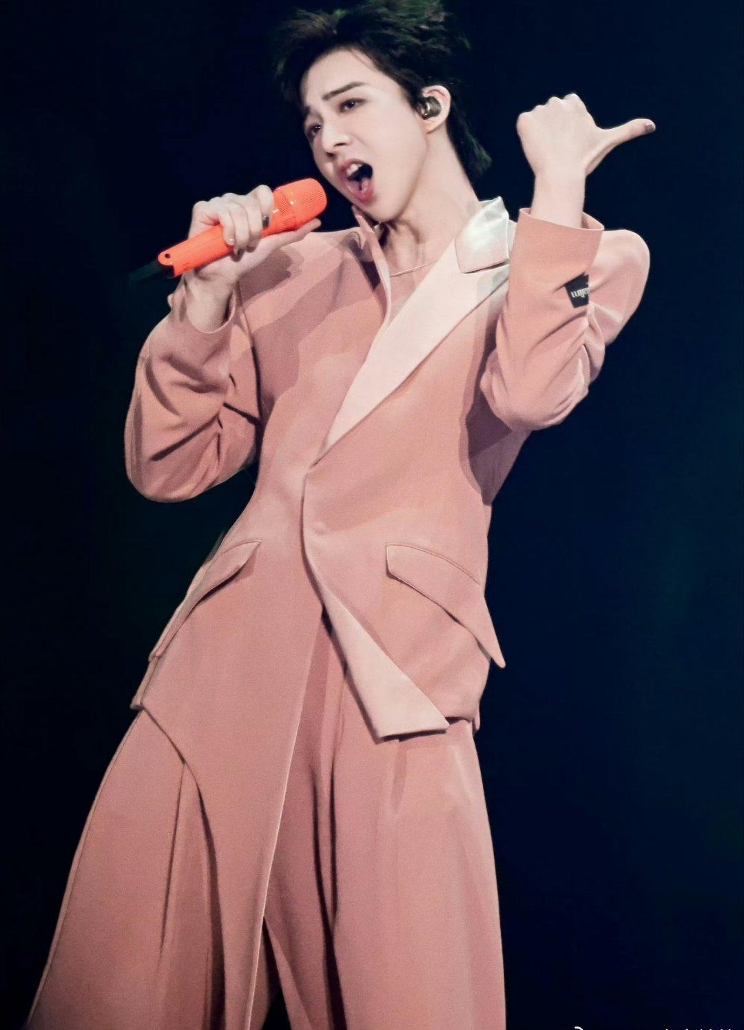 摩登兄弟刘宇宁[心]刘宇宁[心]宁哥[心]lyn

喜欢这件事不是三分钟热度， 