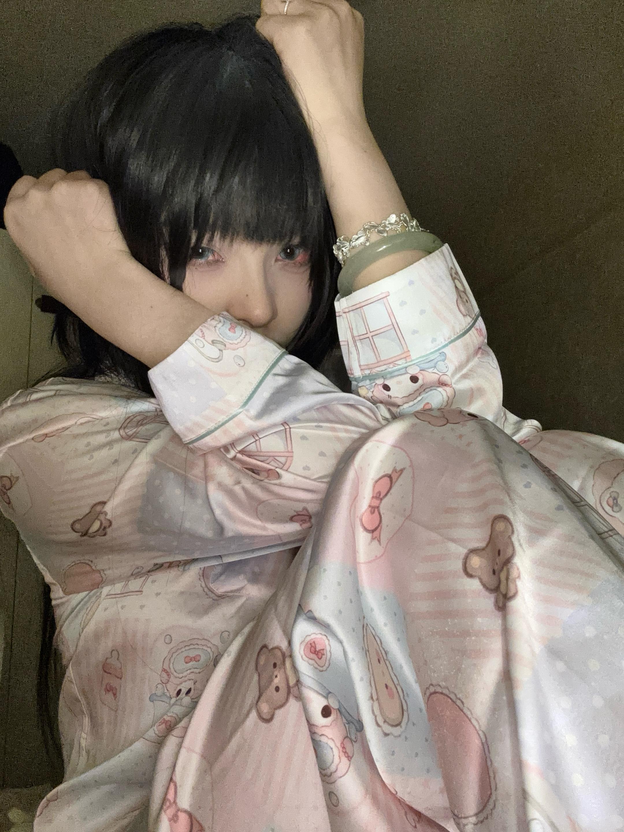 我又泪流满面，你不在我身边 再也不在乎我的眼泪
