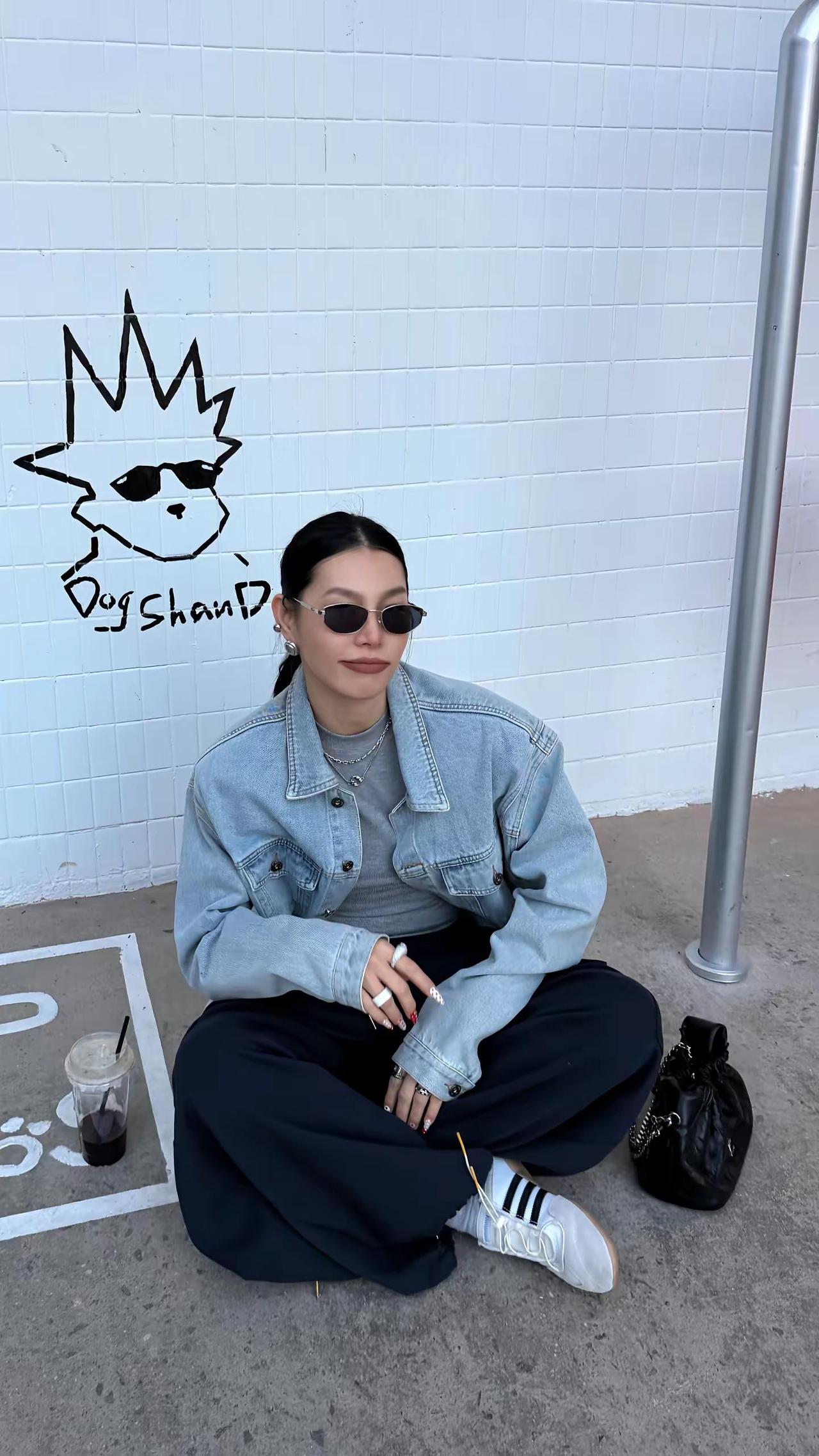 你不必是一朵花 不用来给谁看.夏日穿搭频率最高的穿搭单品 牛仔外套