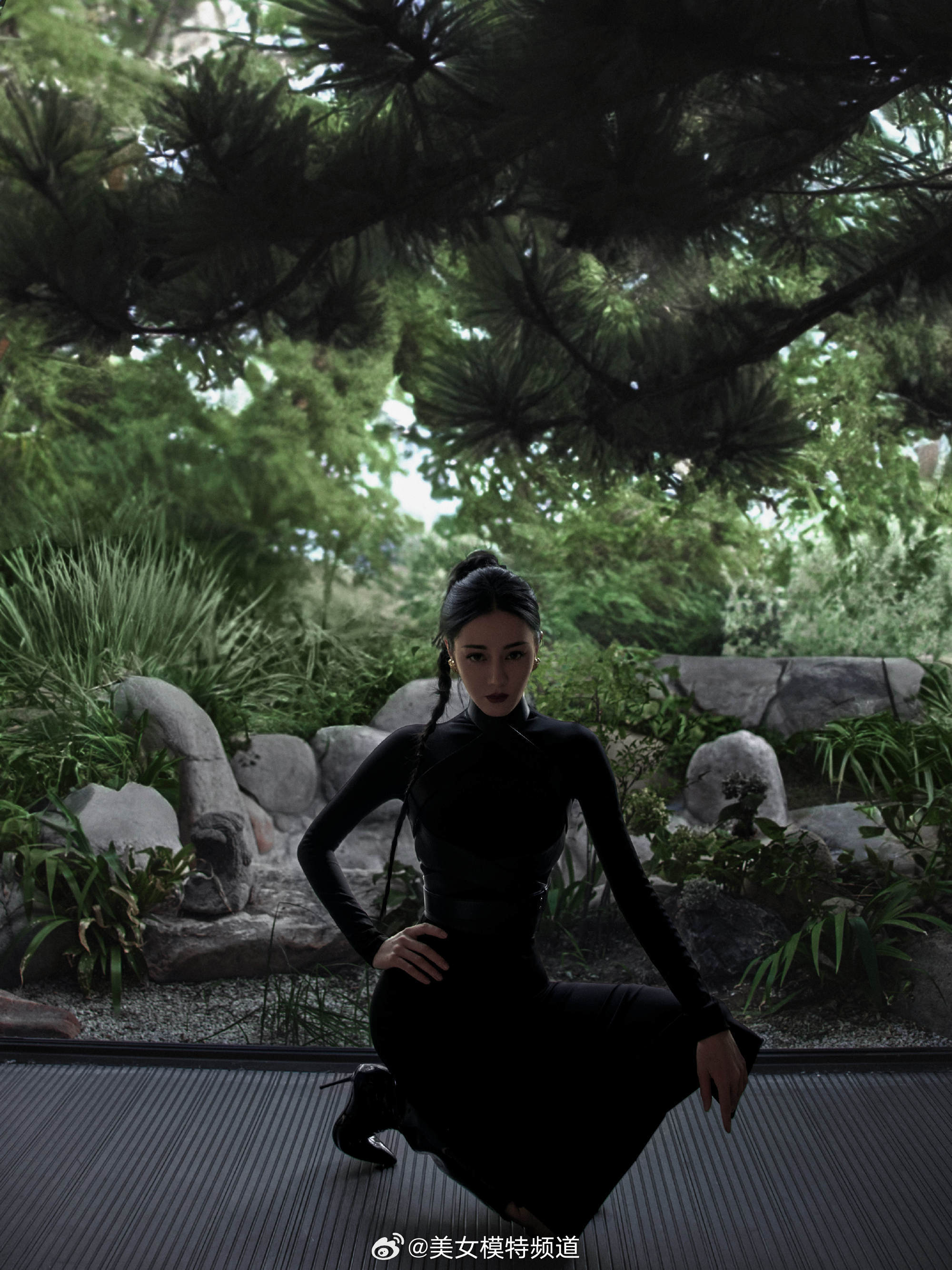 迪丽热巴线下活动造型 