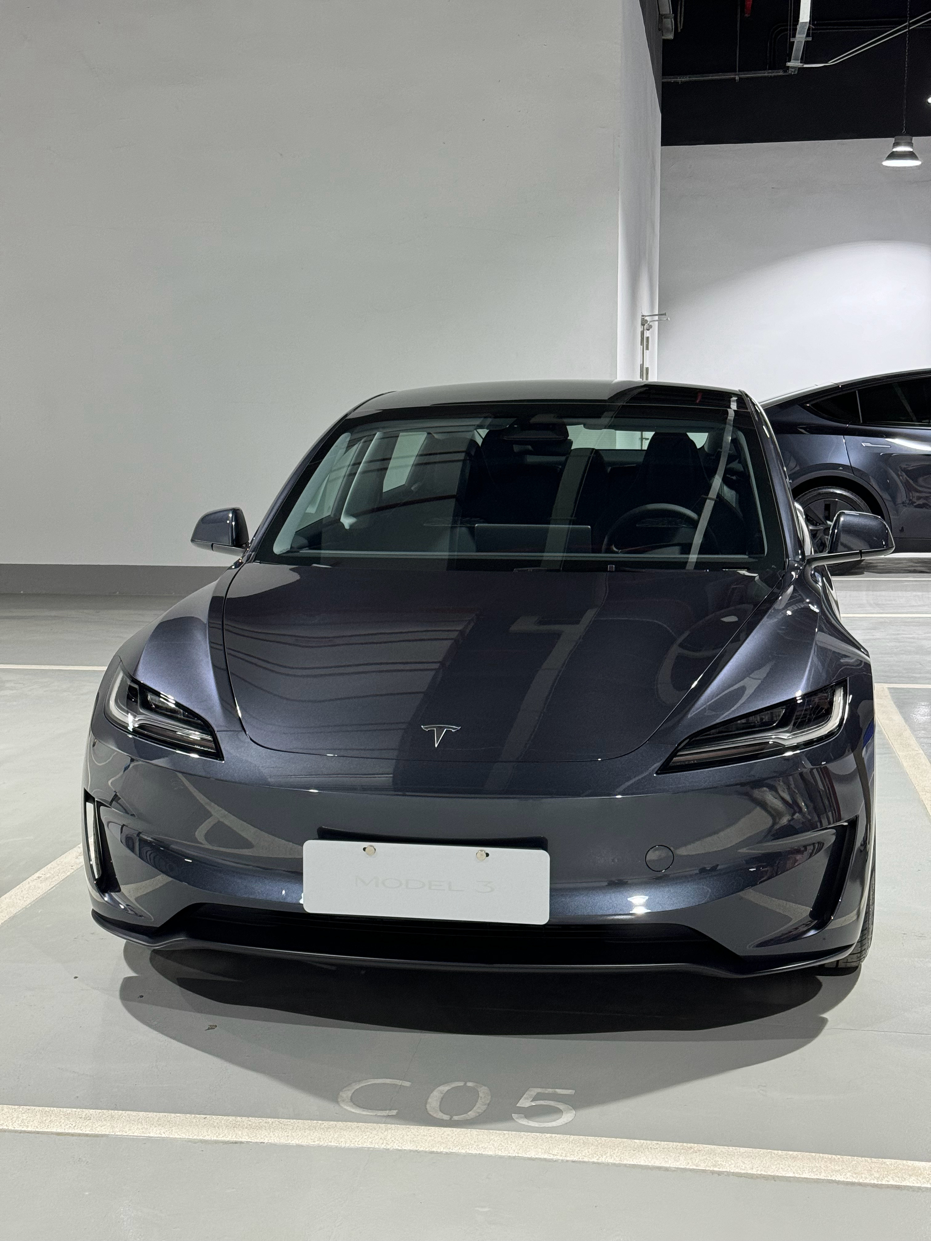兄弟们！全深圳第一台特斯拉Model 3高性能版怎么样，帅不帅😎 ​​​