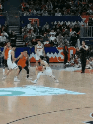 徐杰强硬回击值得点赞！

CBA常规赛第29轮，广东客场81:97再次不敌上海，