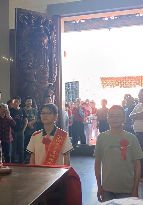 [太阳]7月2日，福建，女孩高考690分，全省第2名，不仅被北大录取，家人更是为