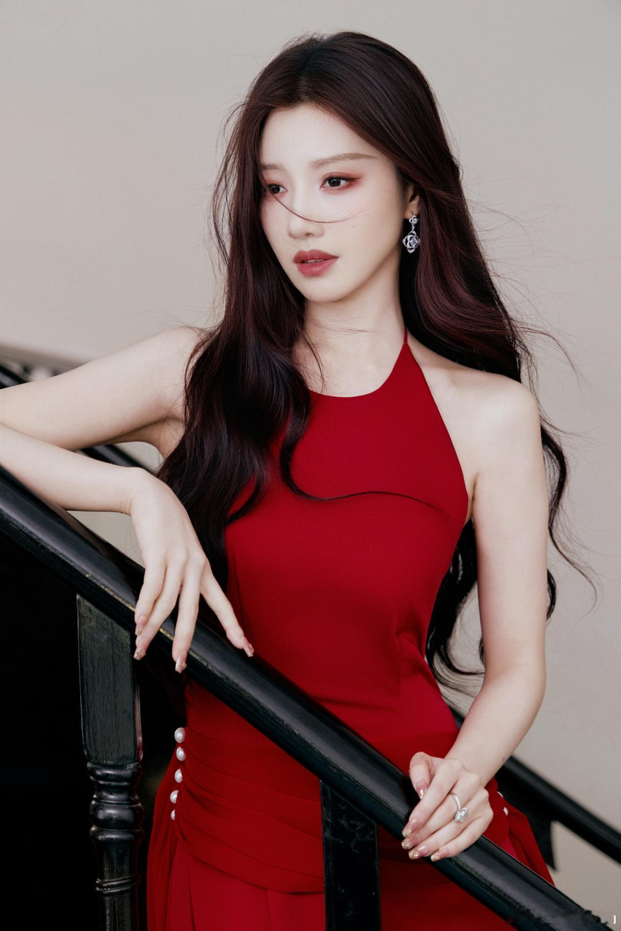 王鹤润美女的魅力能有多大？ 为什么漂亮的女孩都喜欢高跟鞋