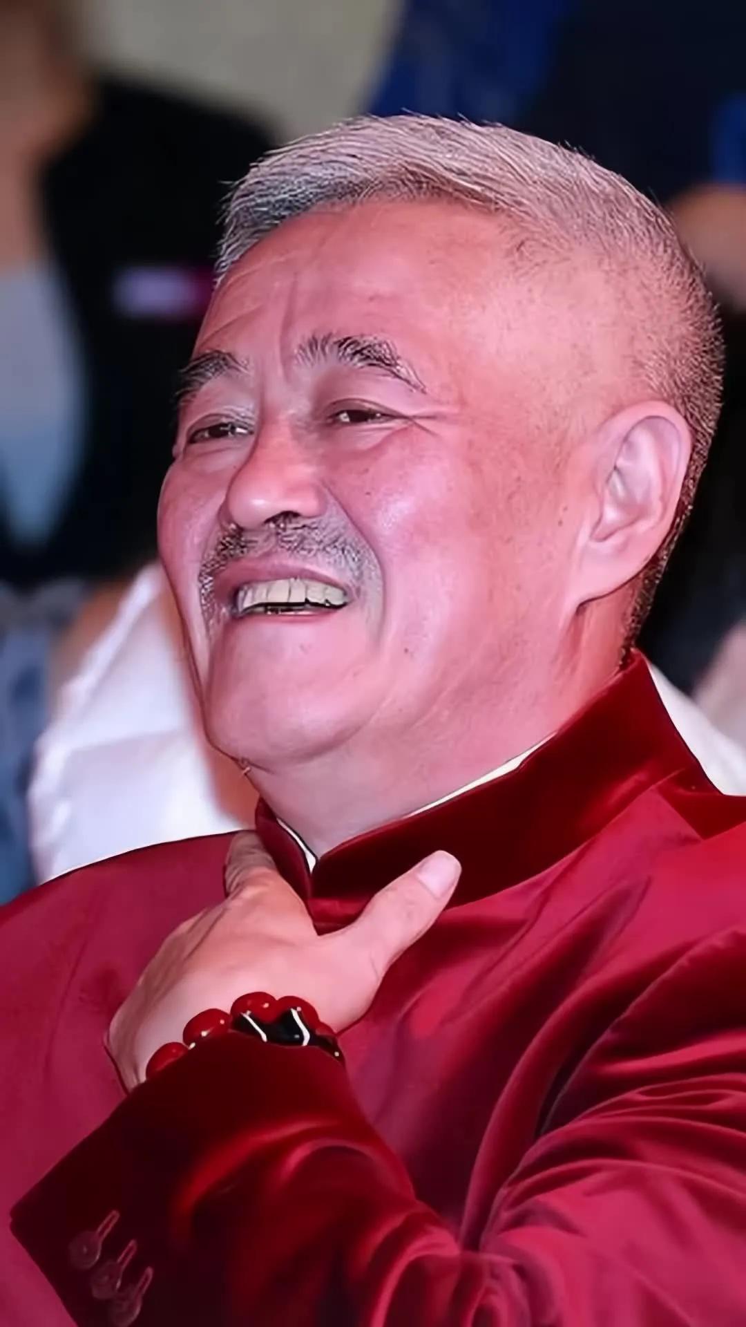 人到中年，除了钱什么最重要了身体健康最重要，身体不健康，成天要上医院看病，住院，
