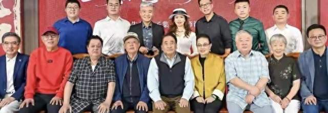 周炜天津收5徒，姜昆坐镇，相声薪火相传