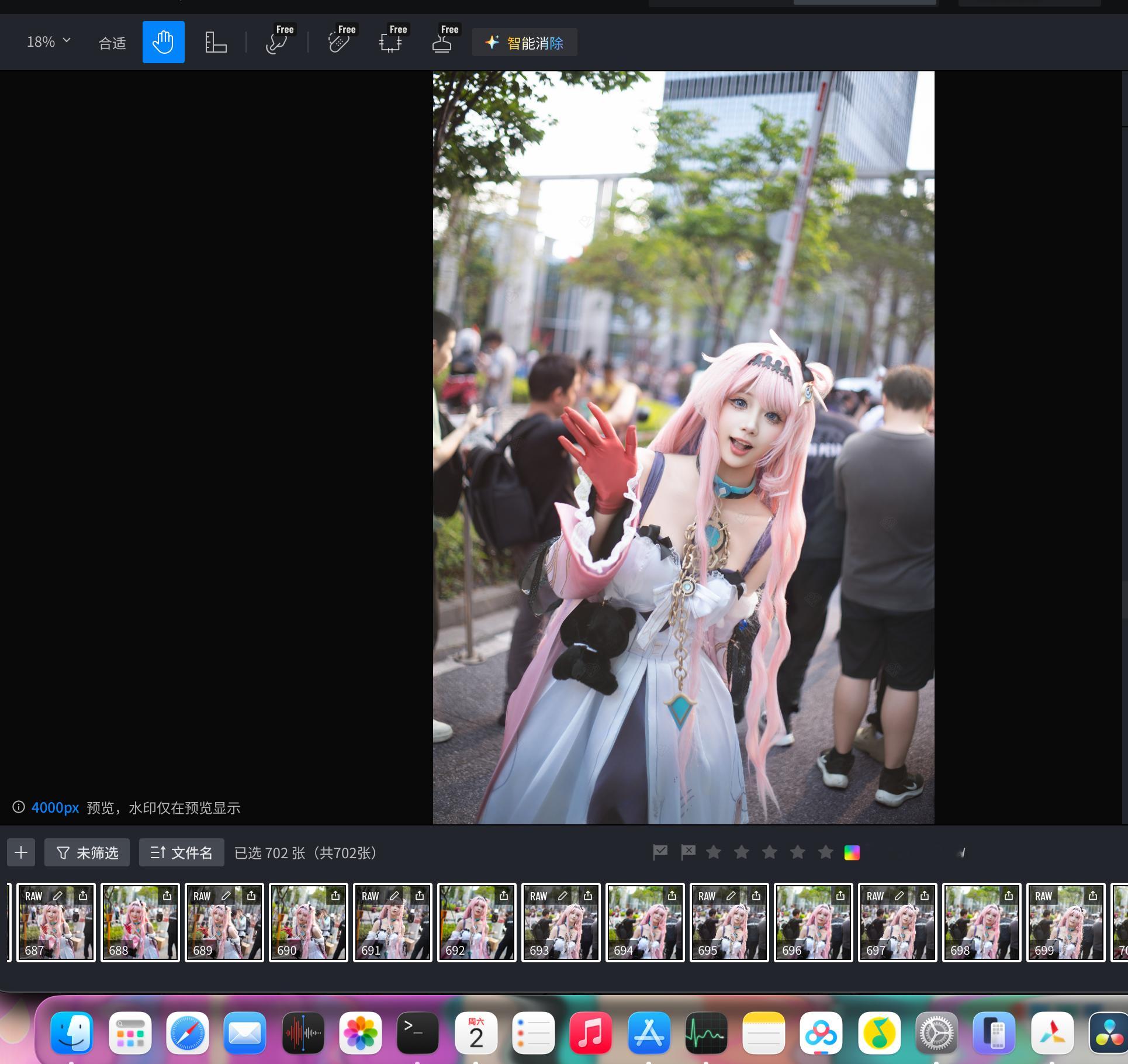 holy妈咪。。。 