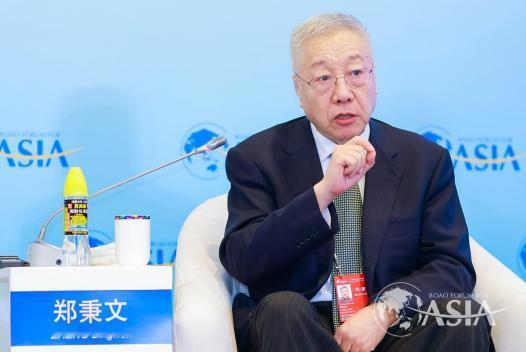 郑秉文又上热搜了。这次他说要学德国方案，网友直接怼回去：你自己给自己算的退休金 