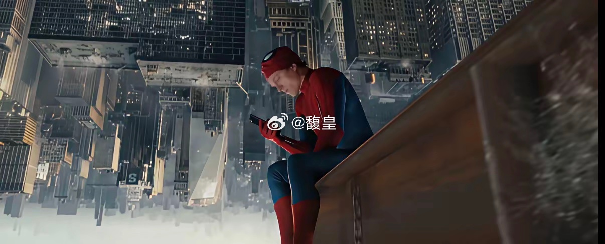 今天凑巧看到这一幕，一直以为是正着坐拍的，没想到真是倒着拍的。 