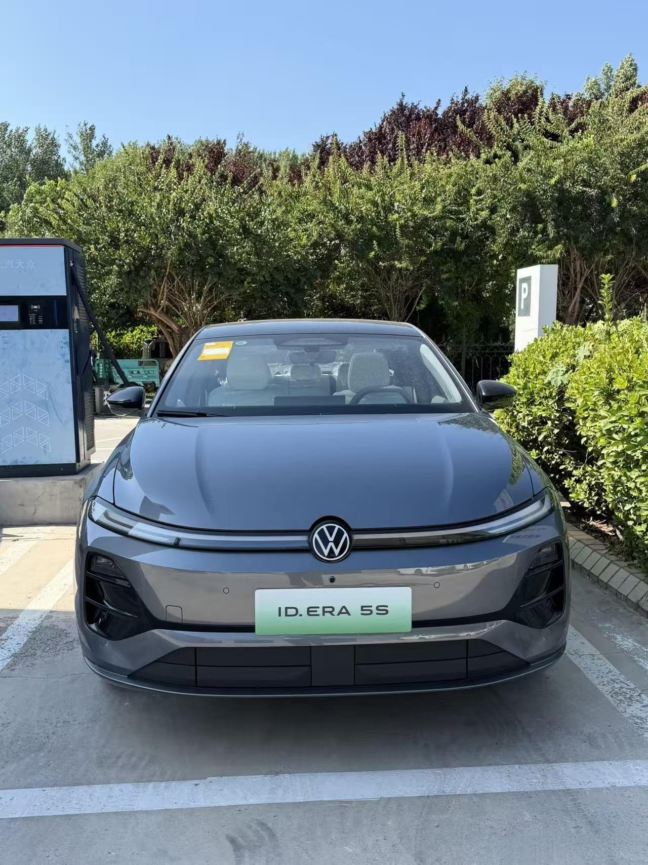 8.99万。合资品牌。插混。带城市辅助驾驶。整车终身质保。
这几个词放在一起，半