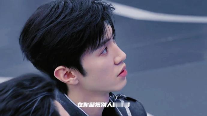 #陈哲远魔方密逃是两个人吧# 陈哲远在魔方世界里是智性恋的最佳取向，到了密室就成