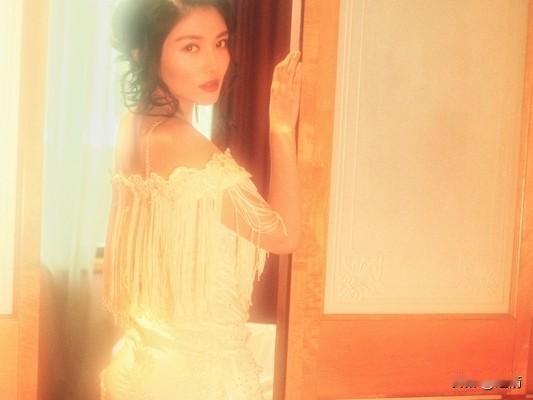 爱钱的女人就一定是物质女人吗？这可不见得。从进化心理学角度，爱钱是女人的天性。因