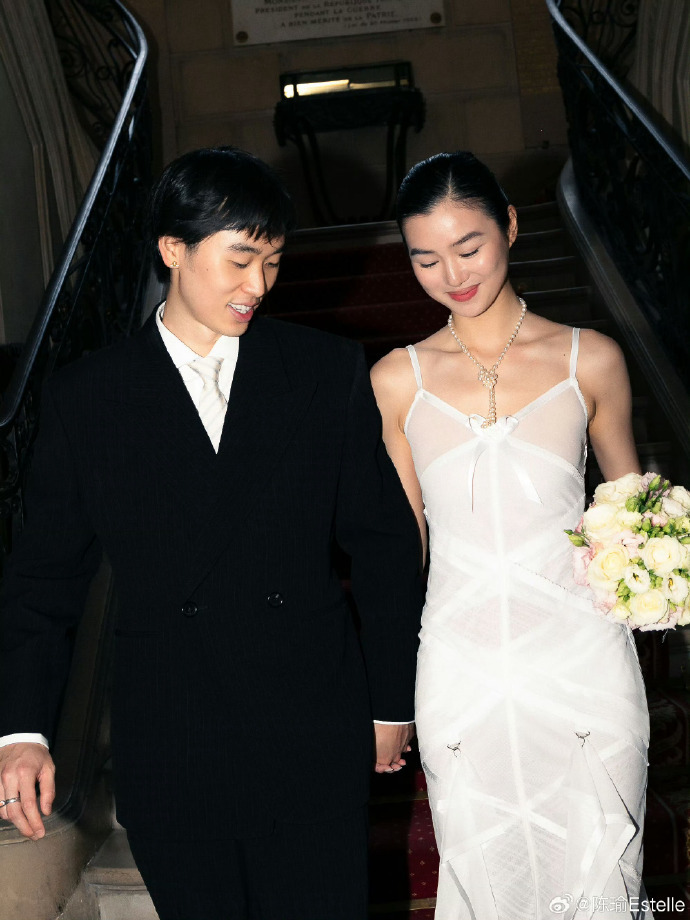 陈瑜回复营销号辟谣怀孕陈瑜否认和林子濠结婚是怀孕有yxh说陈瑜林子濠这么快结婚是