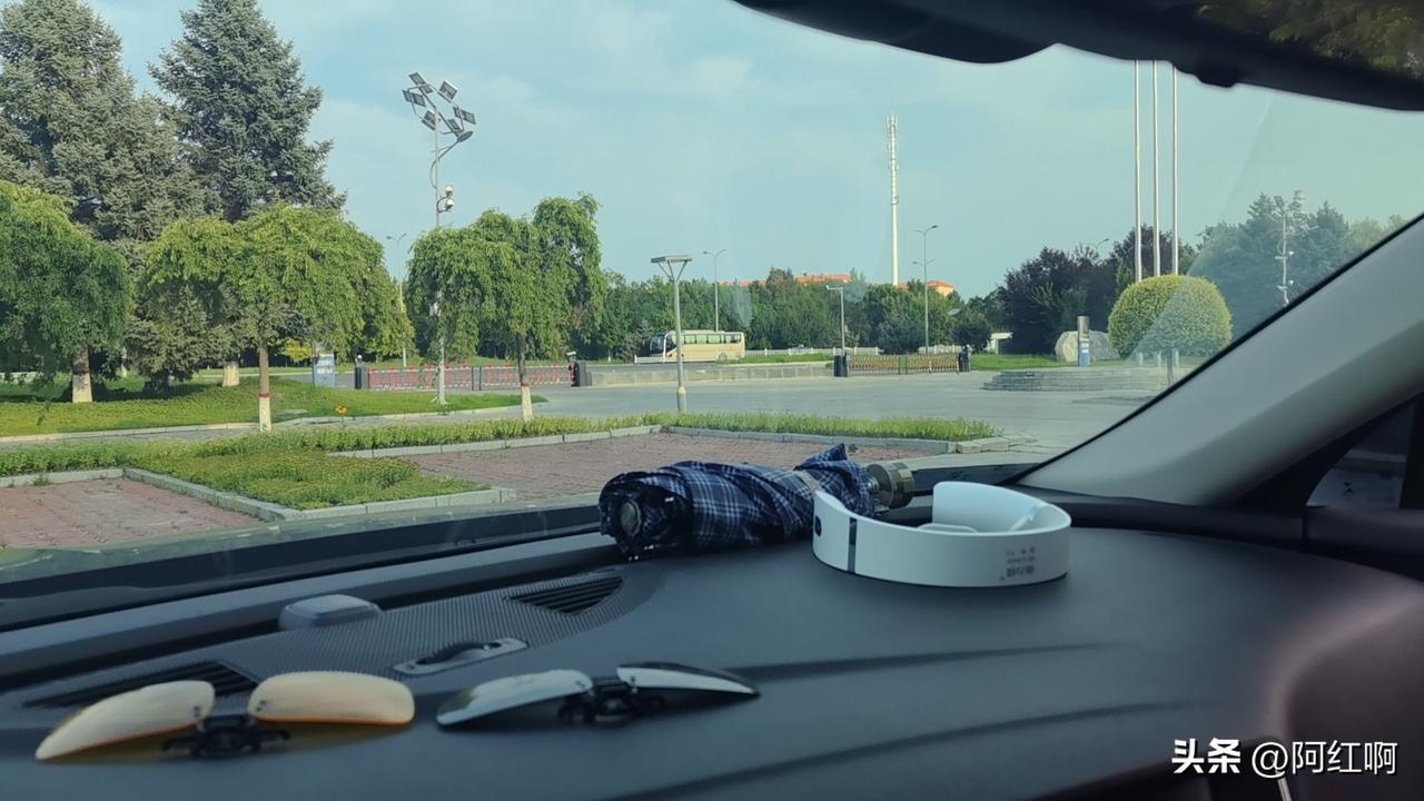 一年一万七的学费，真的很贵吗都说毕业即失业，可是如果花一万多能读个本科，以后毕业