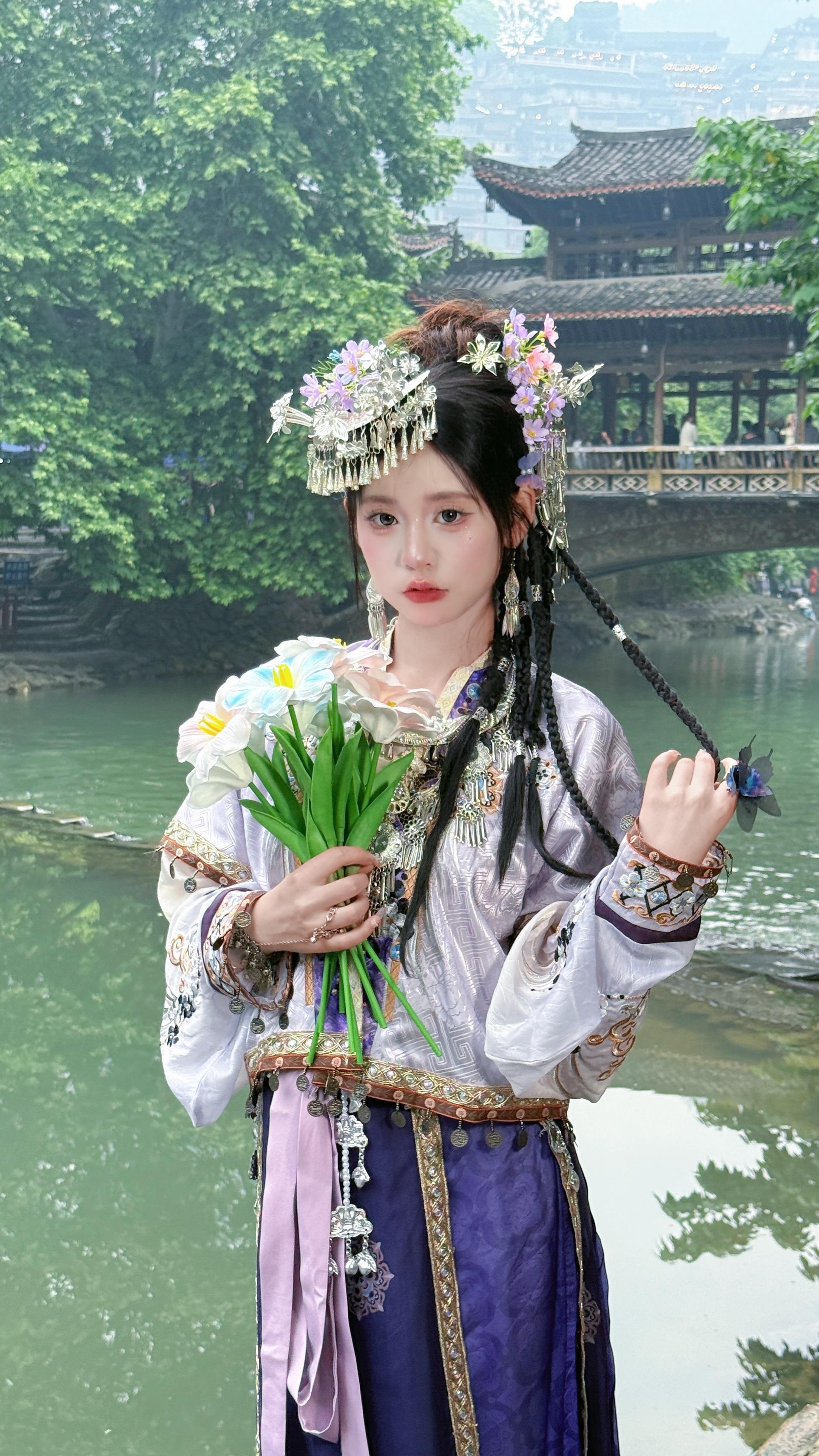 我走不出这深山了，你替我去看看外面的世界。