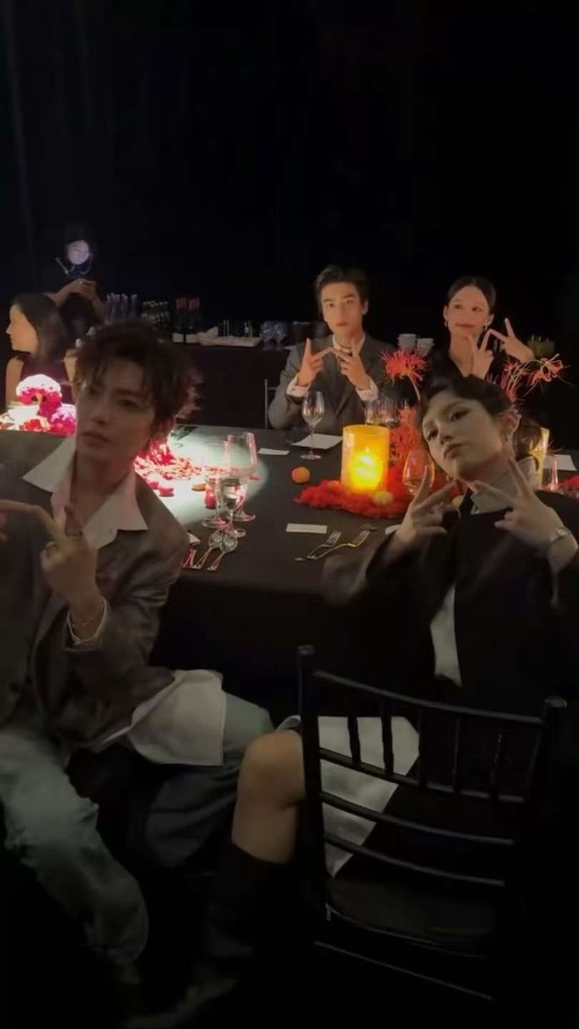 李沁周也侯明昊张康乐同框李沁周也侯明昊张康乐合照李沁周也侯明昊张康乐合照，哇哦，