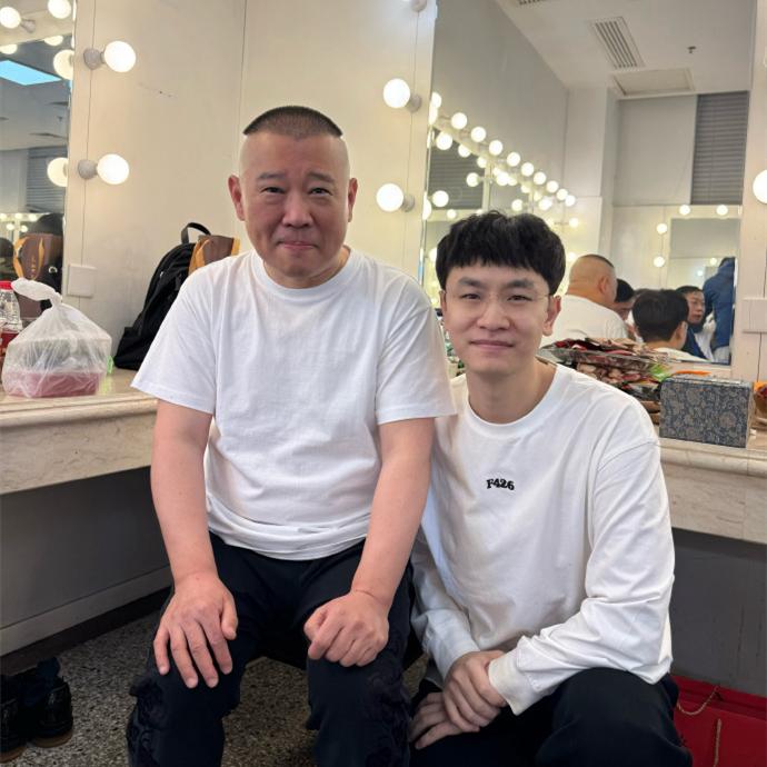 郭霄汉空降联合队给宋艺捧哏，当事人回应只是临时搭档！德云社宋艺在评论区回应了网友