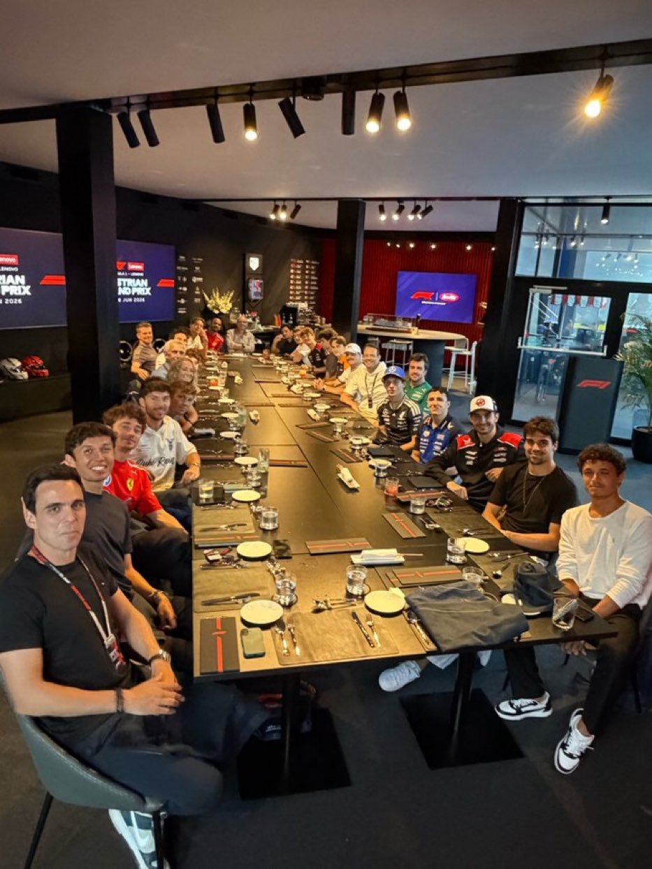 F12026F1奥地利大奖赛 多叔请客F1车手们吃饭 