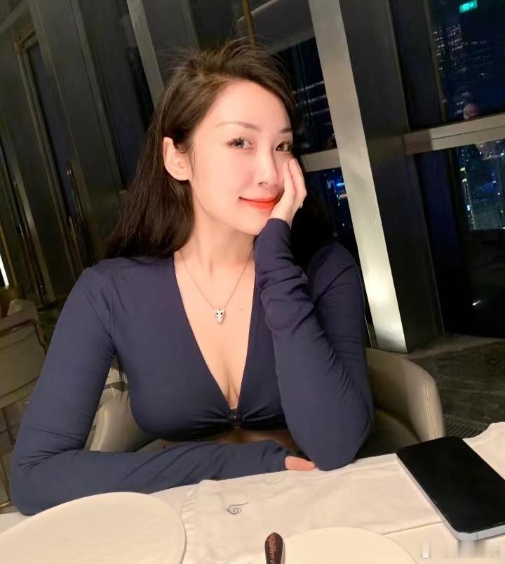 顶级小阿姨温柔细腻的美 ​​​