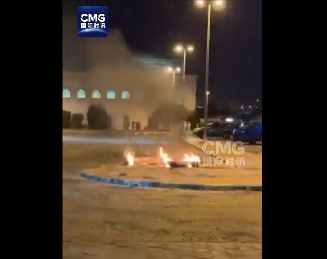 伊朗导弹密集发射，印度人被炸身亡，伊朗：美国以色列必须投降。


2026年6月