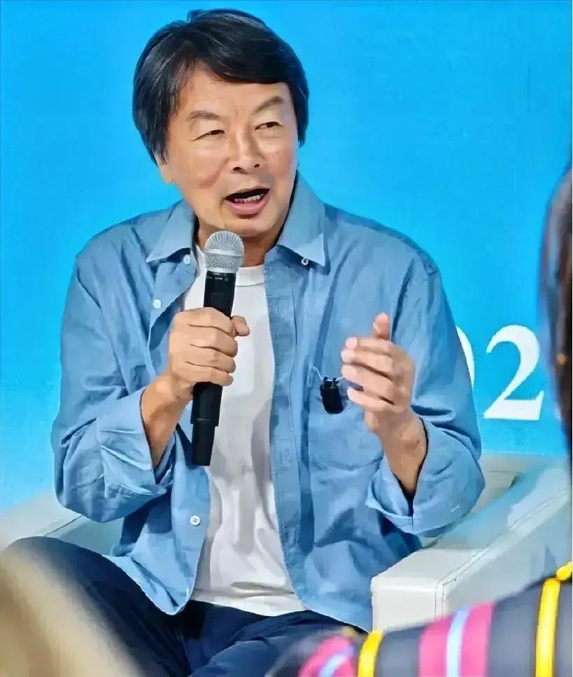 2025年9月，顶流CP陈思杨官宣离婚，热搜爆了12小时。粉丝痛骂渣男，路人翻旧