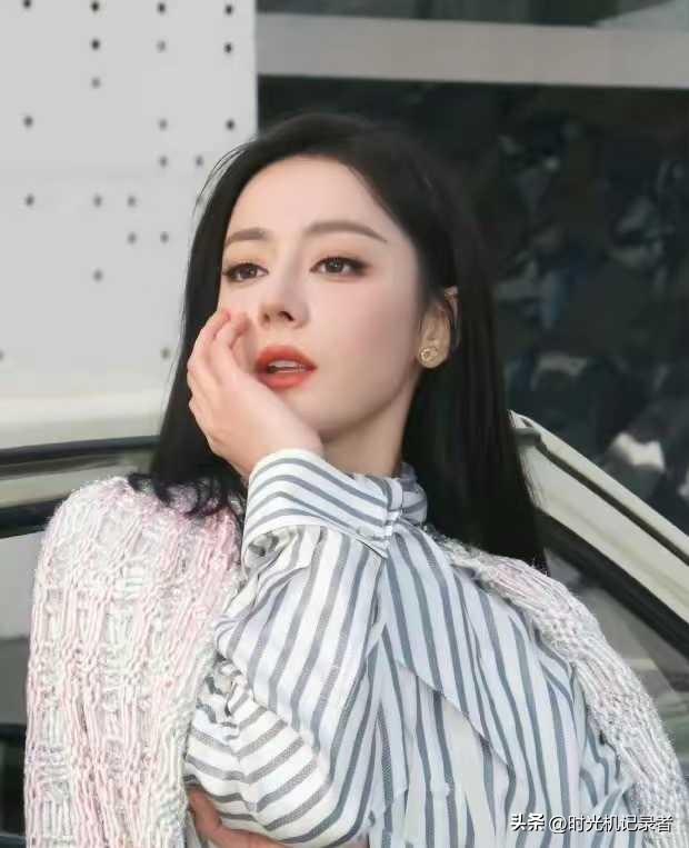 迪丽热巴也是太闹心了，明明可以直飞，或者到其他城市转机，结果被安排到了迪拜，这还