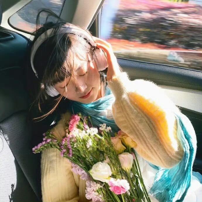 小众模糊感𝘞𝘦𝘊𝘩𝘢𝘵女生头像.ᐟ‪.ᐟ 夏日企画