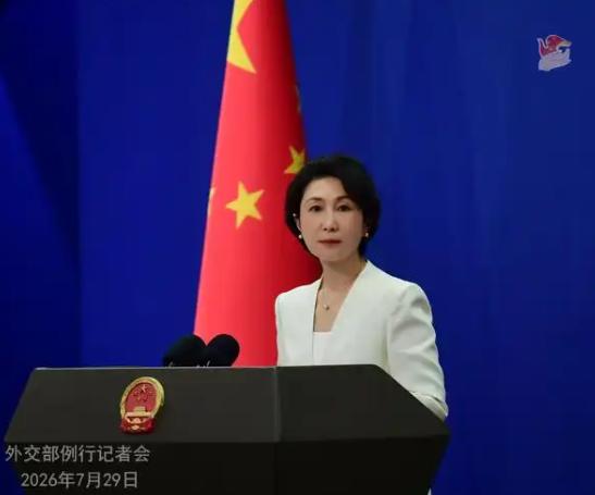 中国发声，日本听见了。
 
别看平时吵得凶，真遇上天灾，中国没有冷眼旁观，也没有