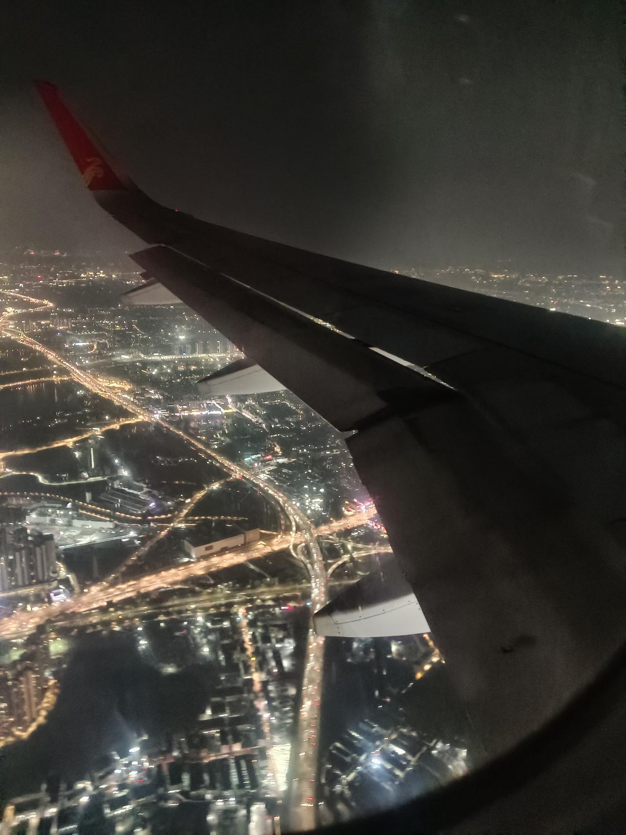 终于回广州了，还是广州好呀，在中部省份那边，现在还得穿棉袄，广州这边可以穿短袖了