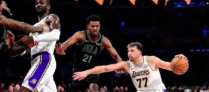 詹姆斯过去5场的数据，是28分7板8助，命中率55%。
这数据放在一个39岁的老