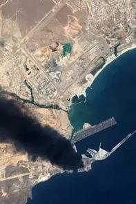 那还不简单吗？就是怕被伊朗打残的卫星图像被公开呗！“应美政府要求”，美企无限期暂