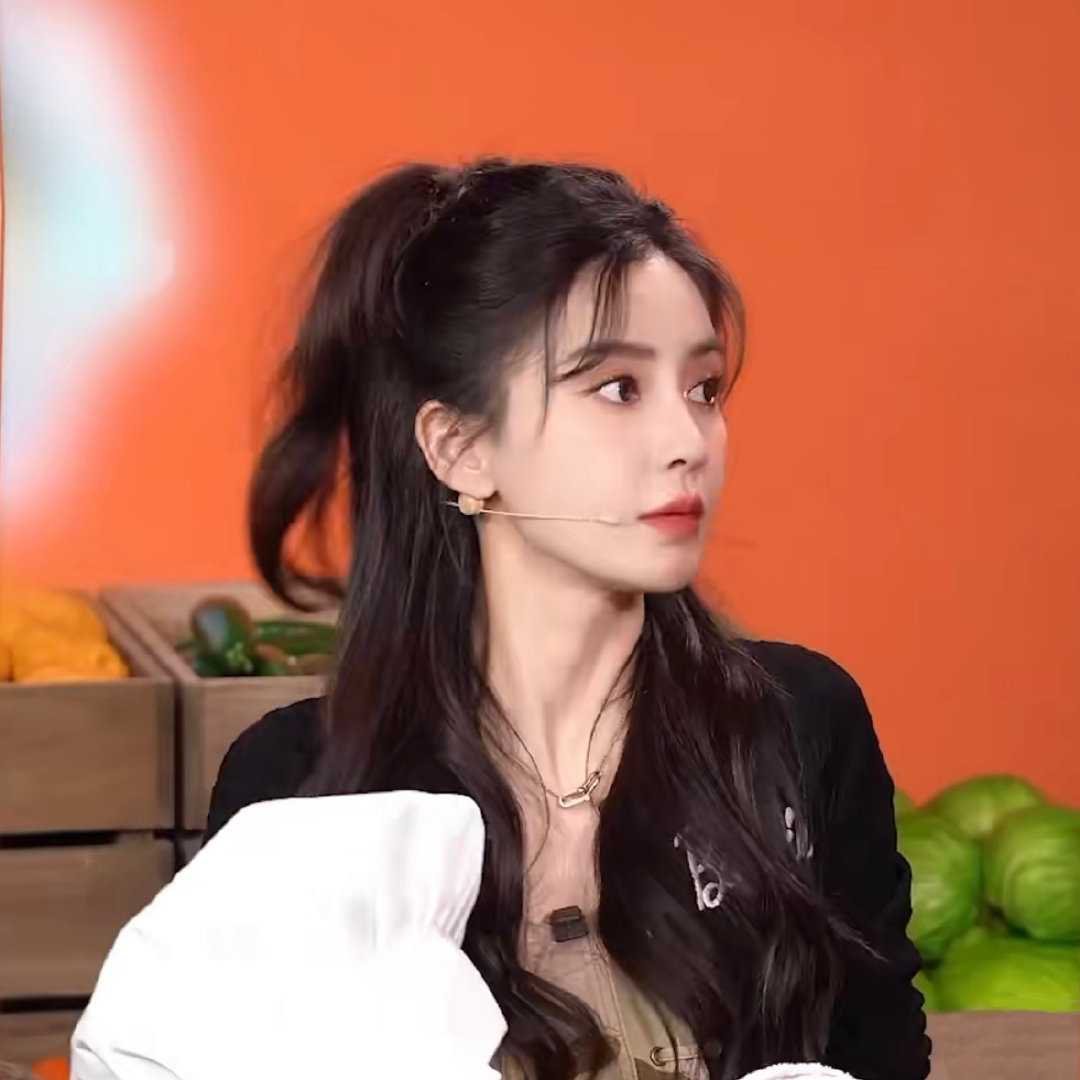 angelababy angelababy  不算狂热却足够长久，你的每一个作品