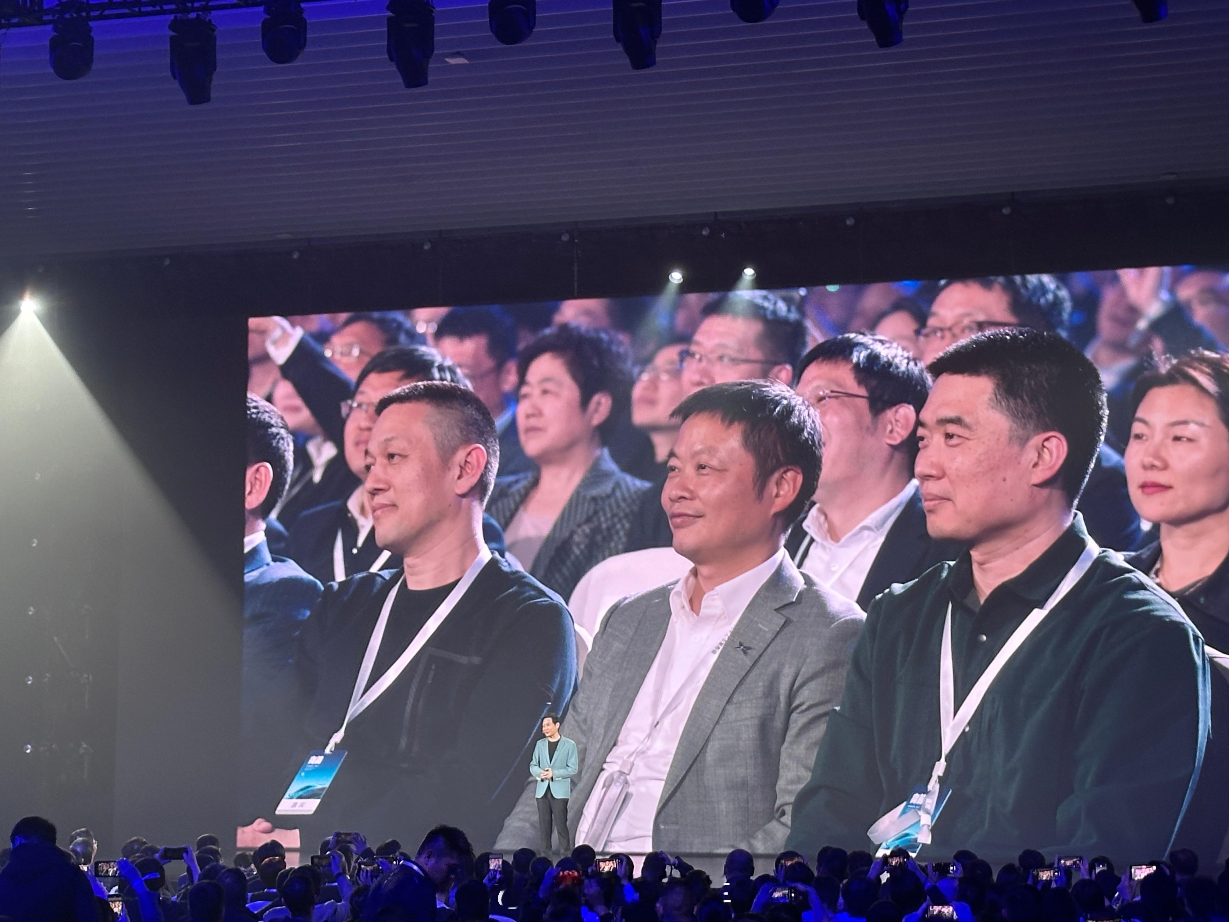 #小米SU7价格公布# 好家伙，这么多颜色，各位大佬觉得哪个颜色好？ ​​​