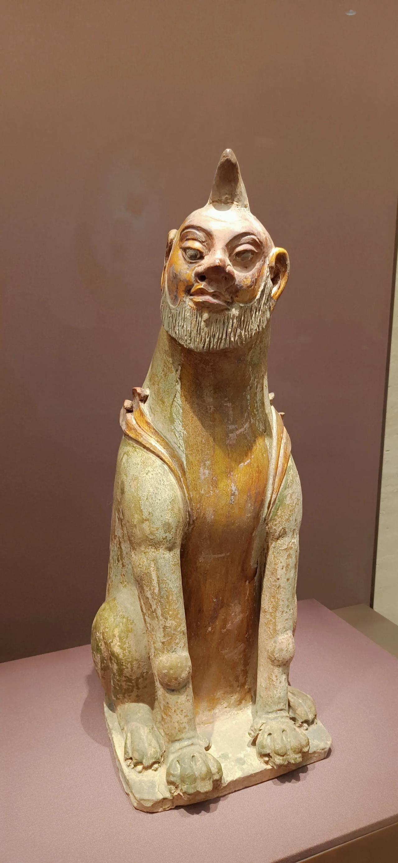 上海博物馆东馆，免费，免预约。

开放以后第一次来，很大，肯定看不完，知道书画那